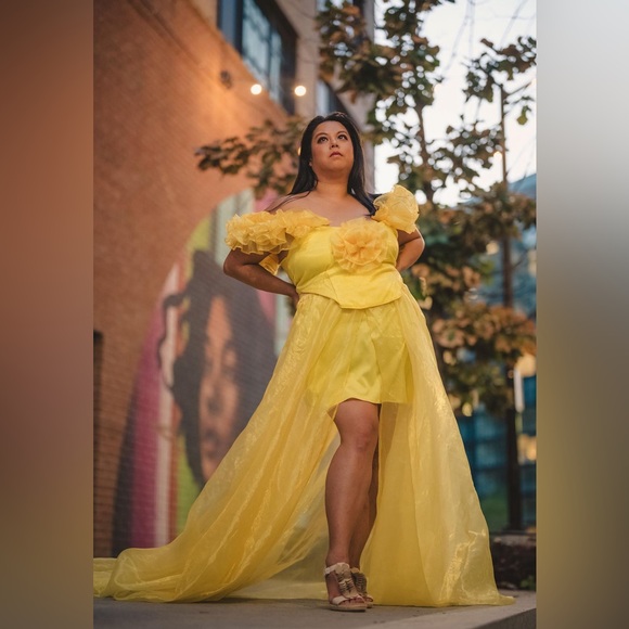 YELLOW CHIFFON TWO PIECE FLORAL 3D FLOWER LONG TRAIN FLOWY PHOTOSHOOT DRESS - Picture 4 of 7